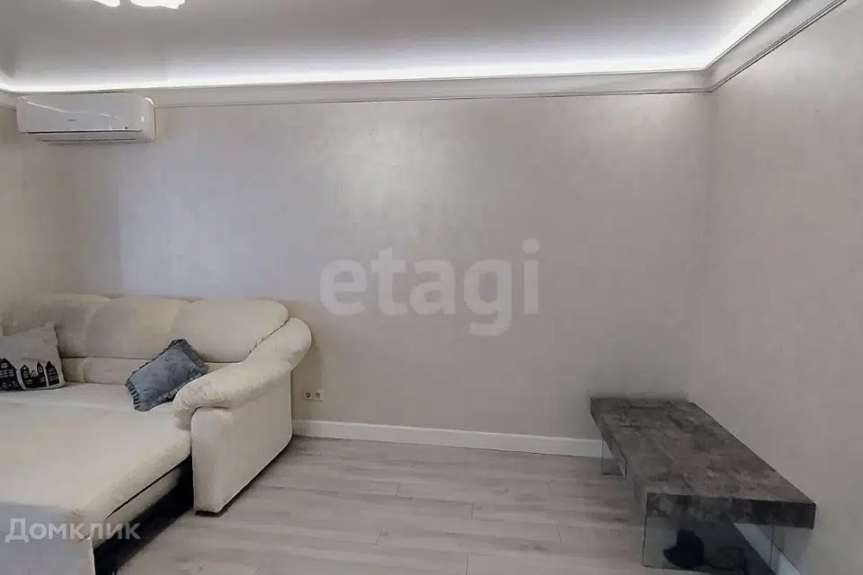Продаётся 1-комнатная квартира, 38.3 м²