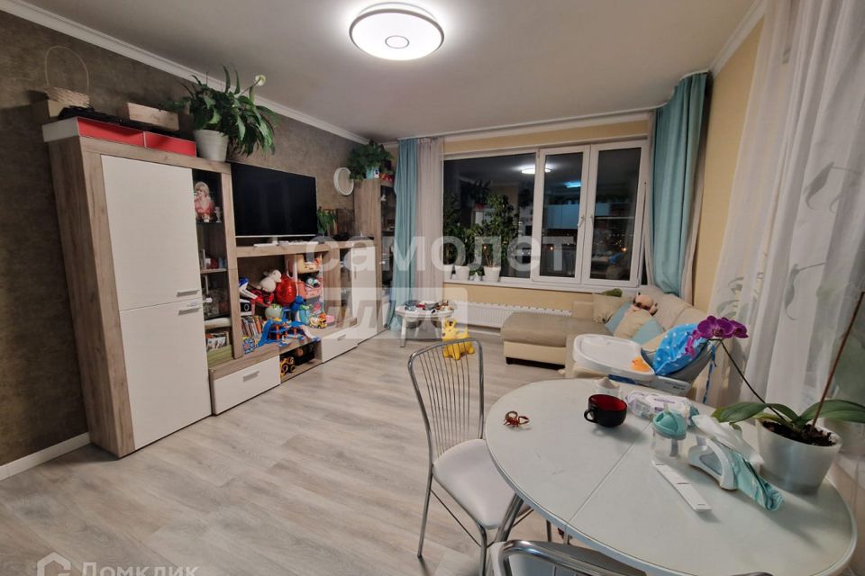 Продаётся 2-комнатная квартира, 42.8 м²