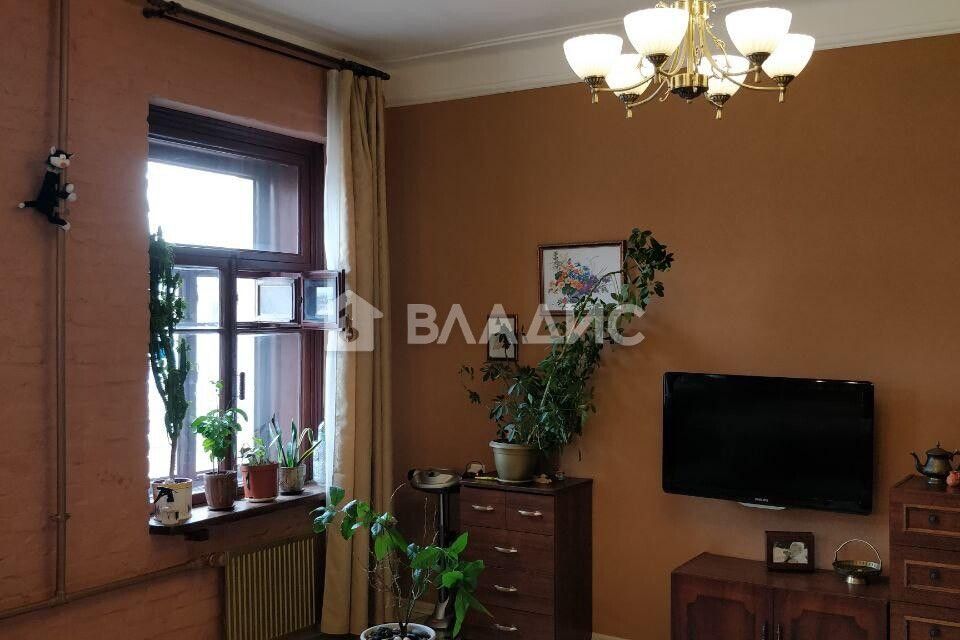 Продаётся 2 комнаты в 4-комн. квартире, 92.3 м²