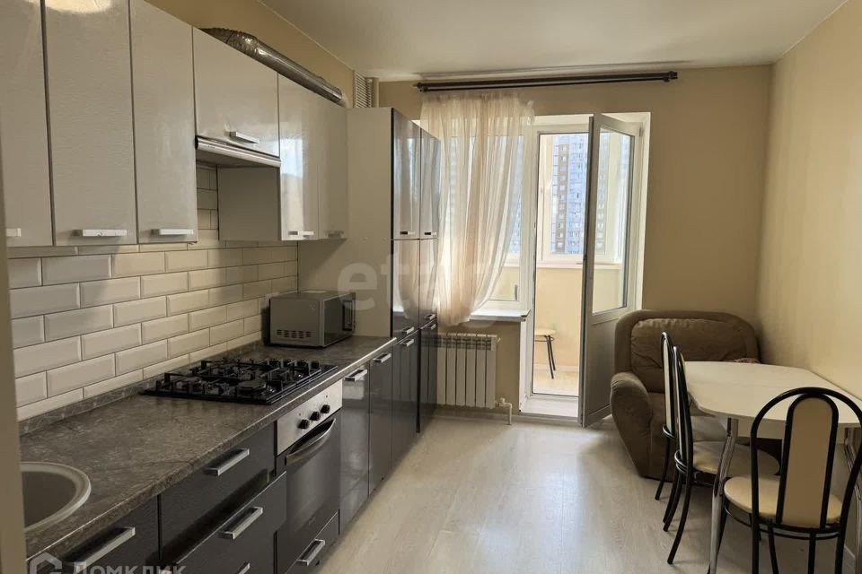 Продаётся 2-комнатная квартира, 63.6 м²