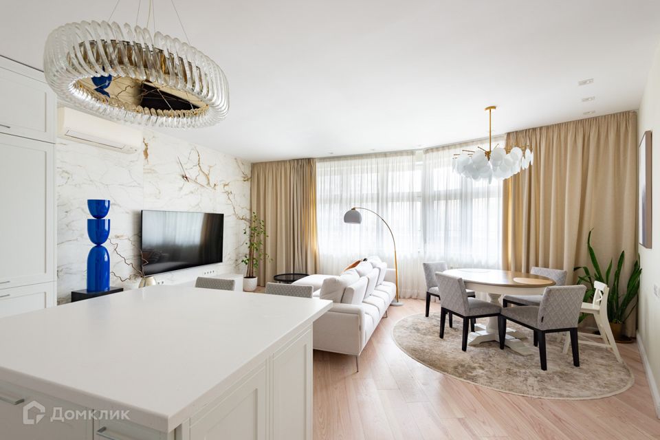 Продаётся 5-комнатная квартира, 188.5 м²