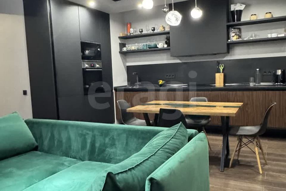 Продаётся 2-комнатная квартира, 75.7 м²