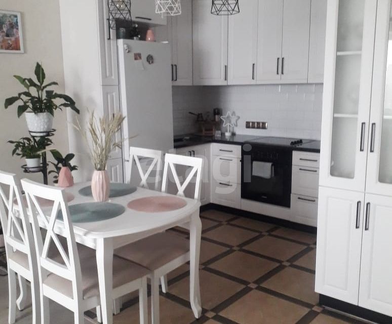 Продаётся 1-комнатная квартира, 46.1 м²