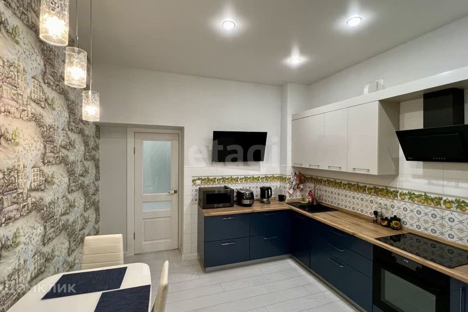 Продаётся 2-комнатная квартира, 82 м²
