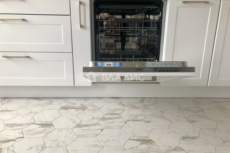 Продаётся 3-комнатная квартира, 102 м²