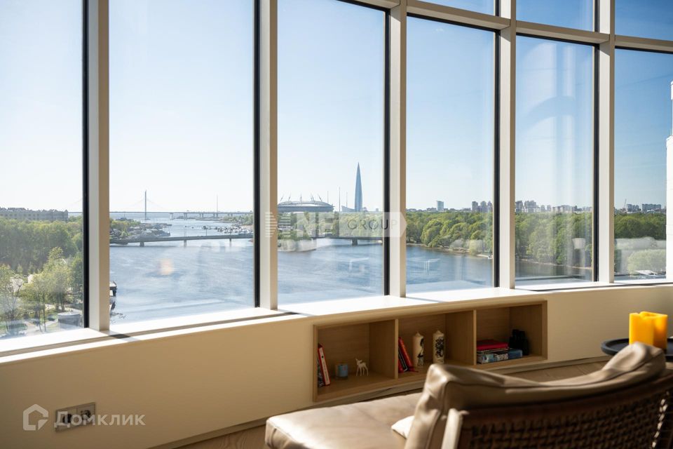Продаётся 4-комнатная квартира, 245.9 м²