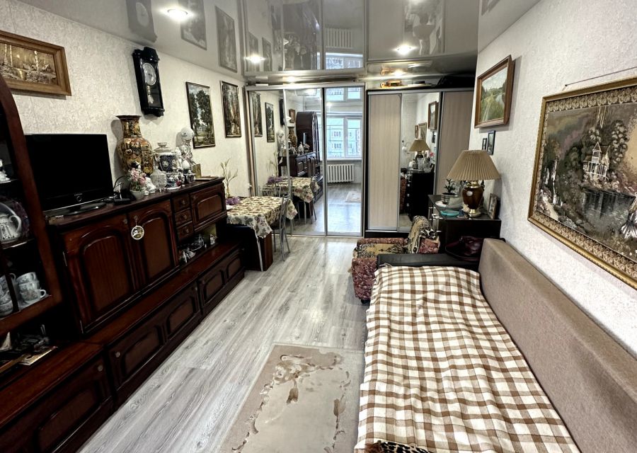 Продаётся комната в 2-комн. квартире, 48.1 м²