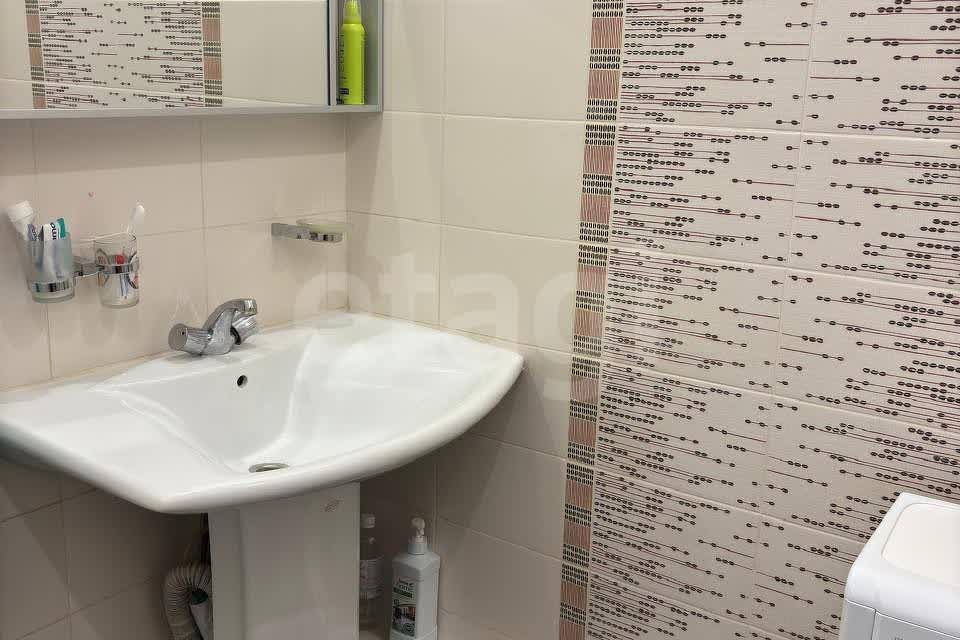 Продаётся 1-комнатная квартира, 43.7 м²