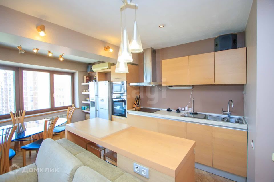 Продаётся 2-комнатная квартира, 84.6 м²