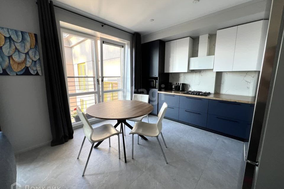 Продаётся 2-комнатная квартира, 87 м²