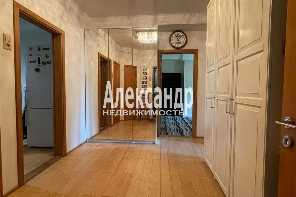 Сдаётся 2-комнатная квартира, 63.8 м²