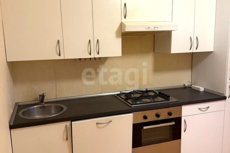 Продаётся 3-комнатная квартира, 102.2 м²