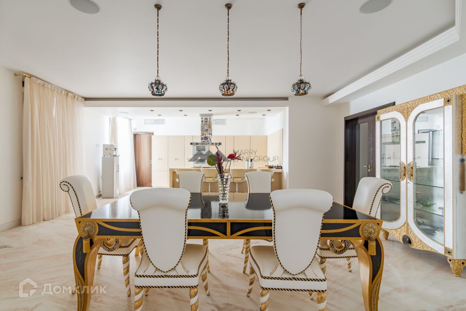 Продаётся 6-комнатная квартира, 430 м²
