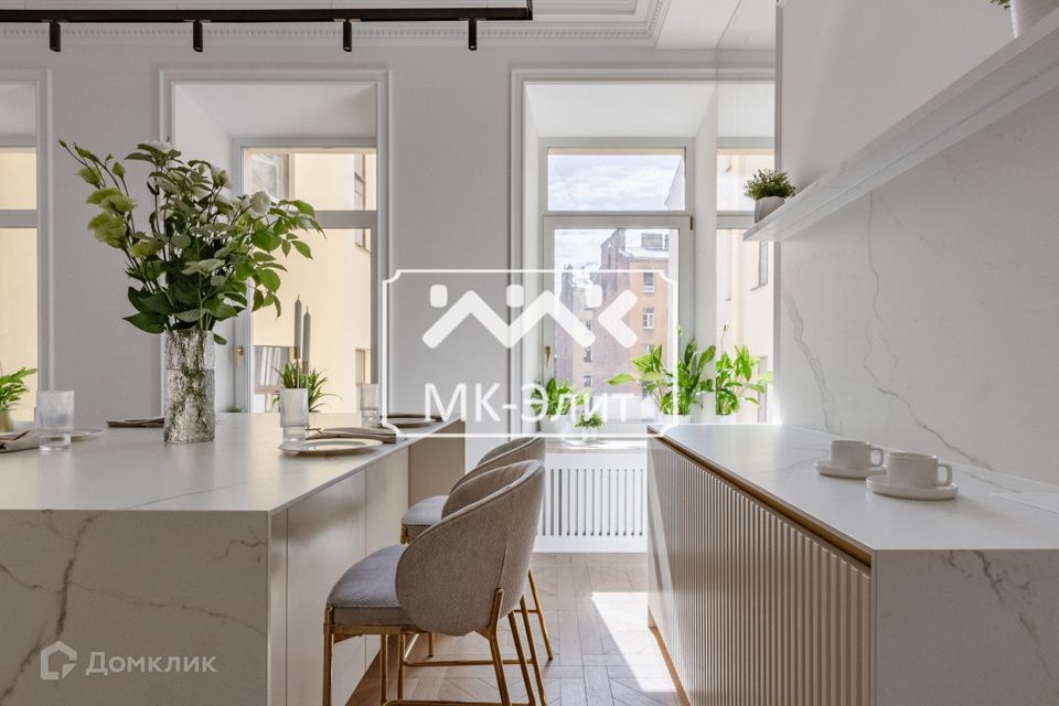 Продаётся 6-комнатная квартира, 163.7 м²