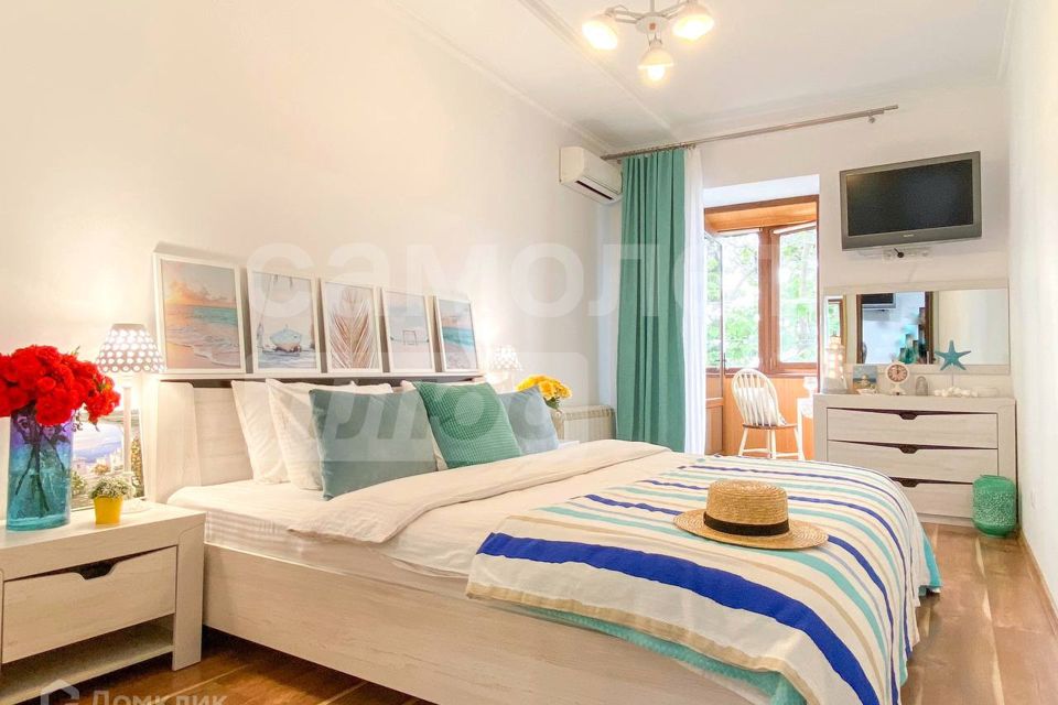 Продаётся 2-комнатная квартира, 82 м²