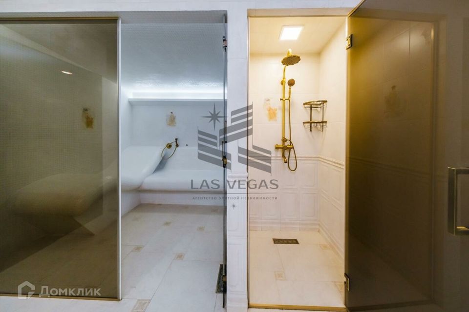 Сдаётся 6-комнатная квартира, 270 м²