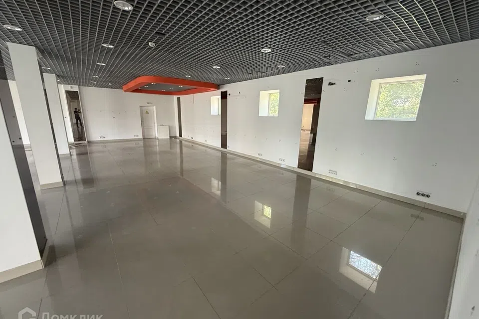 Сдаётся помещение своб. назначения, 300 м²