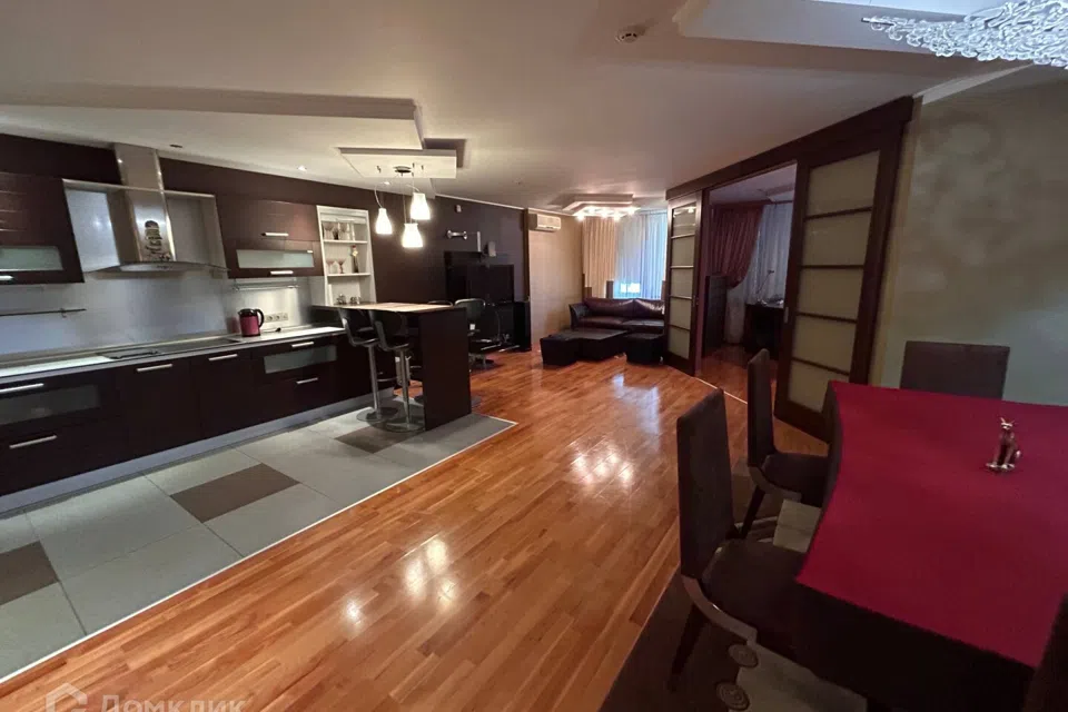 Сдаётся 5-комнатная квартира, 130 м²