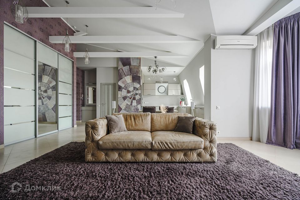 Продаётся 3-комнатная квартира, 105.4 м²