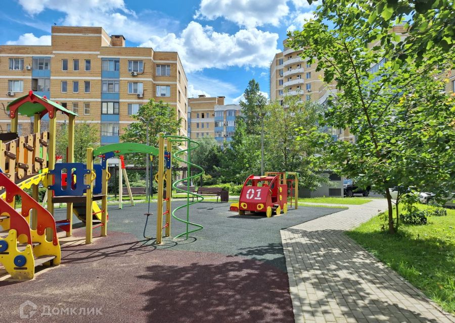 Продаётся 4-комнатная квартира, 125.5 м²