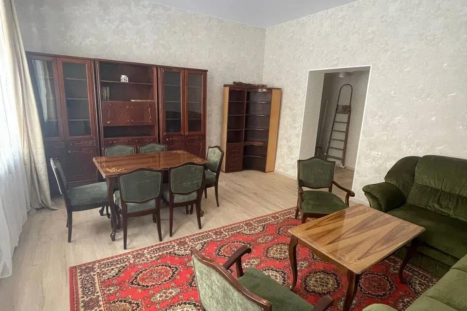 Сдаётся 2-комнатная квартира, 65 м²