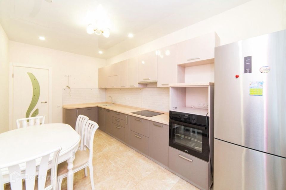 Продаётся 1-комнатная квартира, 42.2 м²