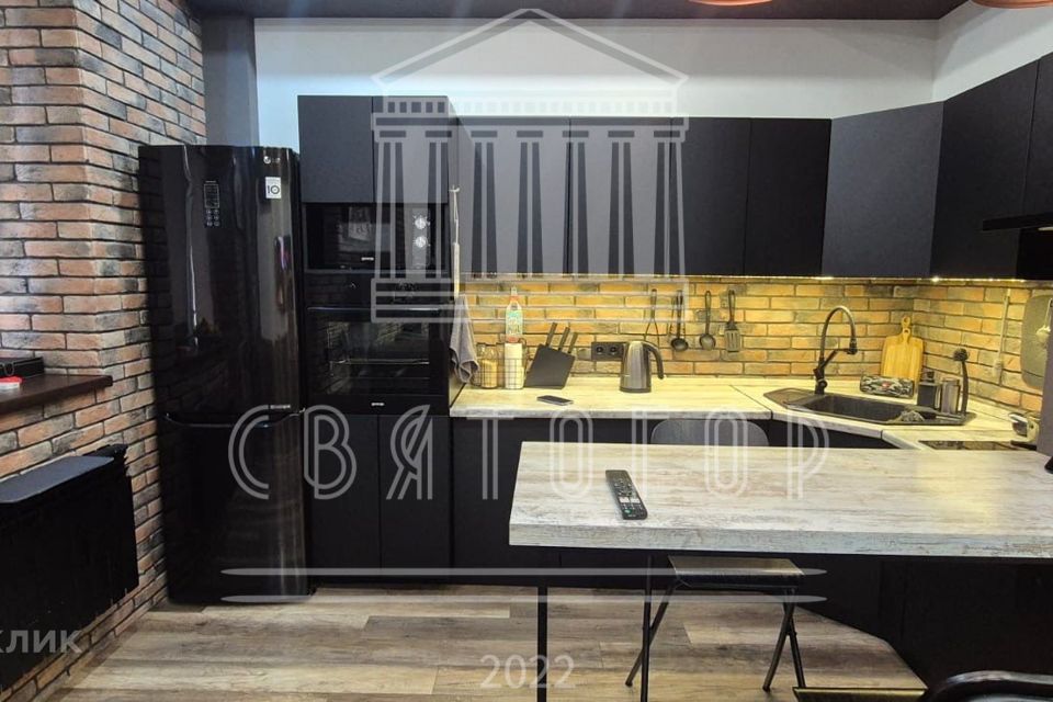 Продаётся 2-комнатная квартира, 65 м²