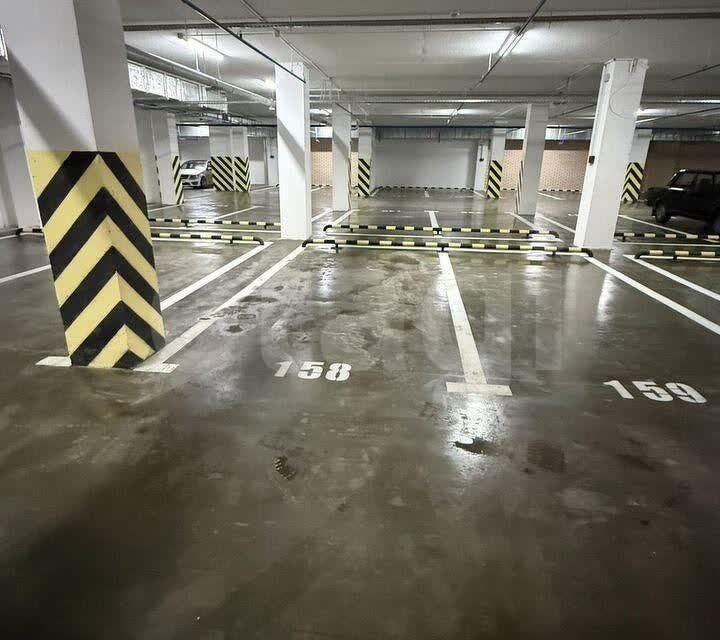Продаётся машиноместо, 14 м²
