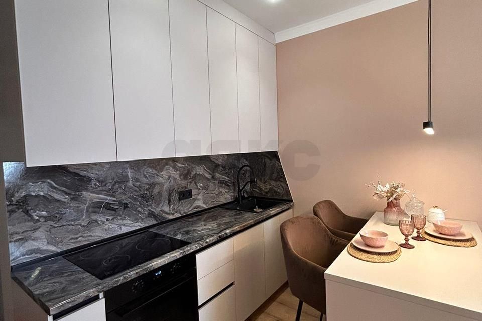 Продаётся 1-комнатная квартира, 43 м²