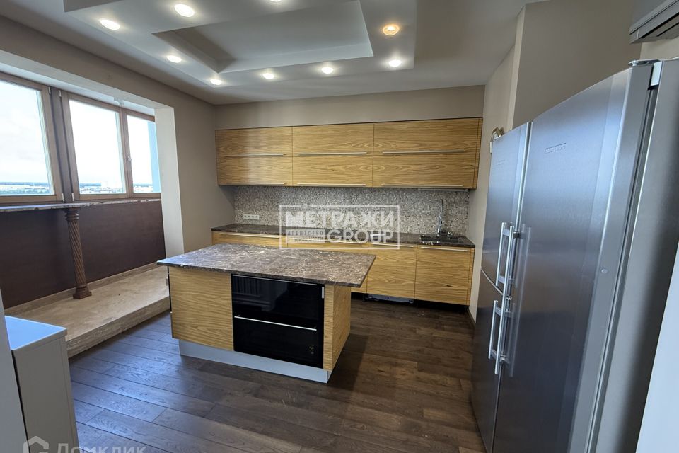 Продаётся 3-комнатная квартира, 163.6 м²