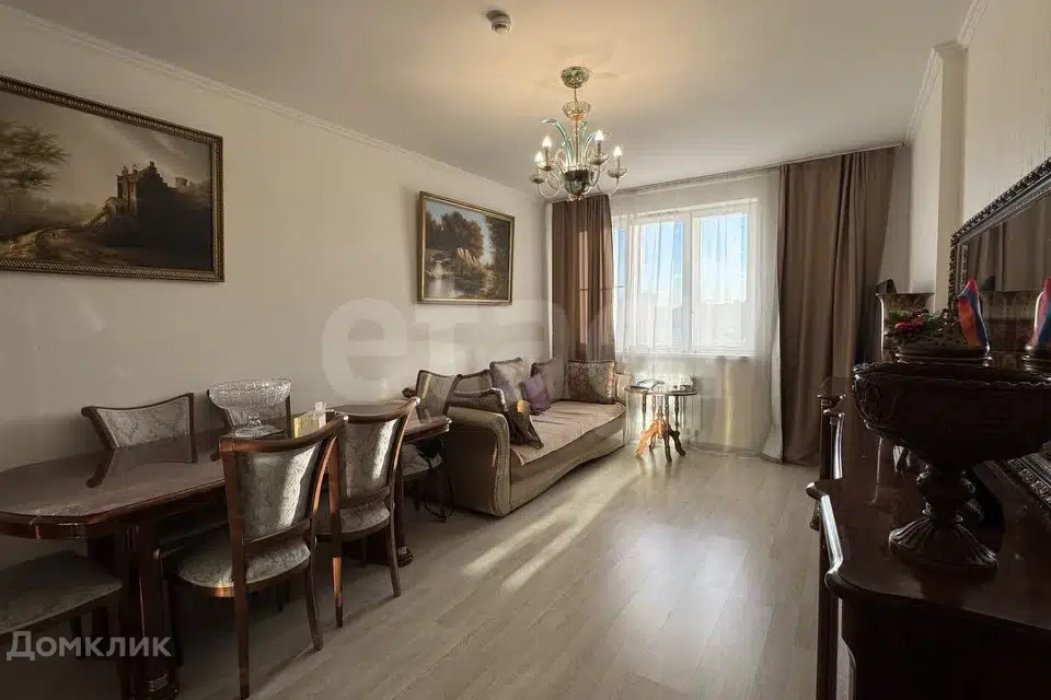 Продаётся 3-комнатная квартира, 90 м²