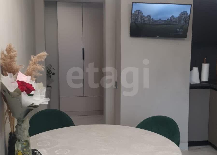 Сдаётся 2-комнатная квартира, 55.7 м²
