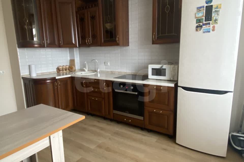 Продаётся 1-комнатная квартира, 42.7 м²