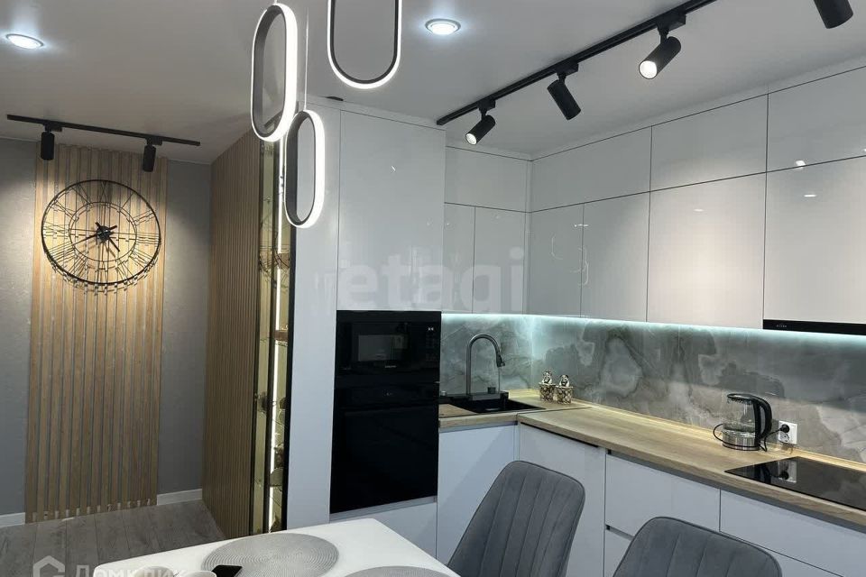 Продаётся 3-комнатная квартира, 90 м²