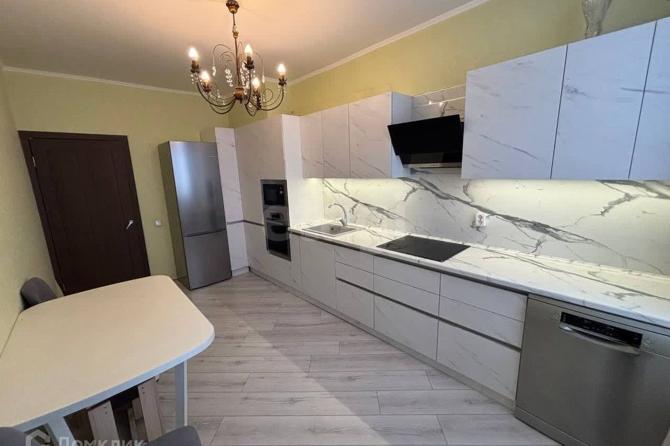 Продаётся 2-комнатная квартира, 69.8 м²