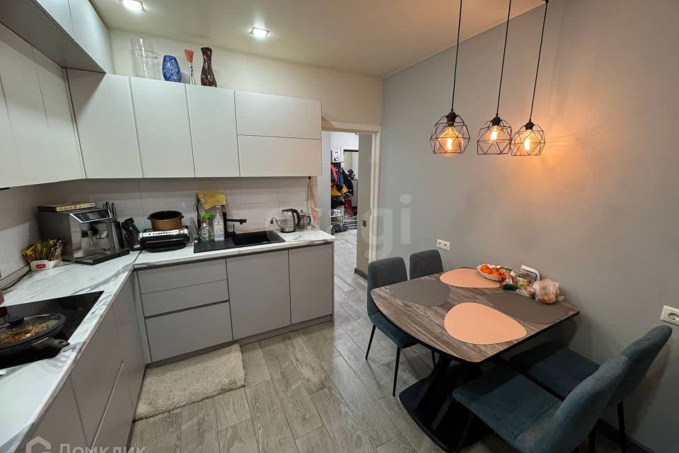Продаётся 2-комнатная квартира, 60.8 м²