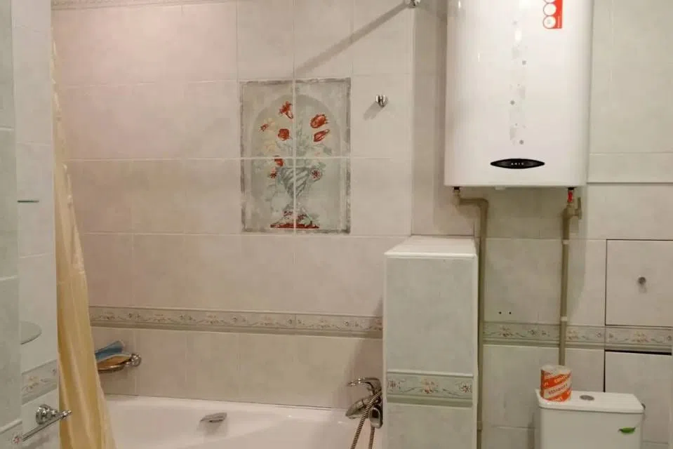 Сдаётся 3-комнатная квартира, 140 м²