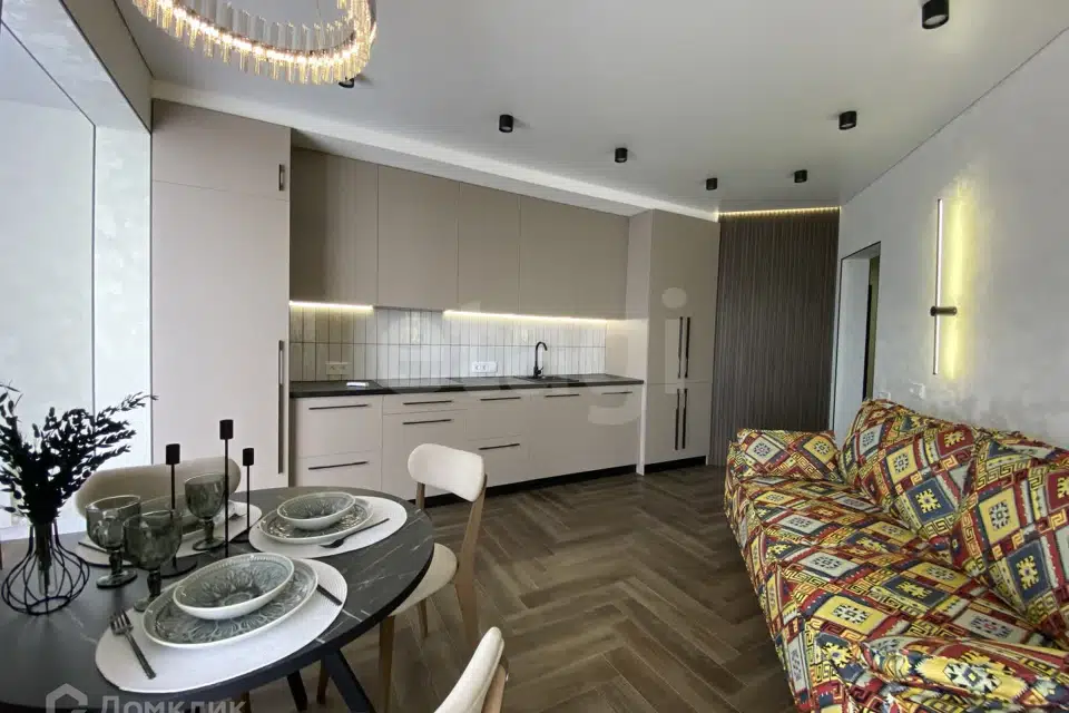 Продаётся 1-комнатная квартира, 63 м²