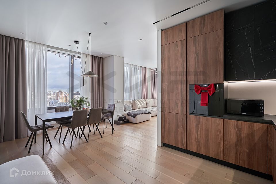 Продаётся 4-комнатная квартира, 109.1 м²