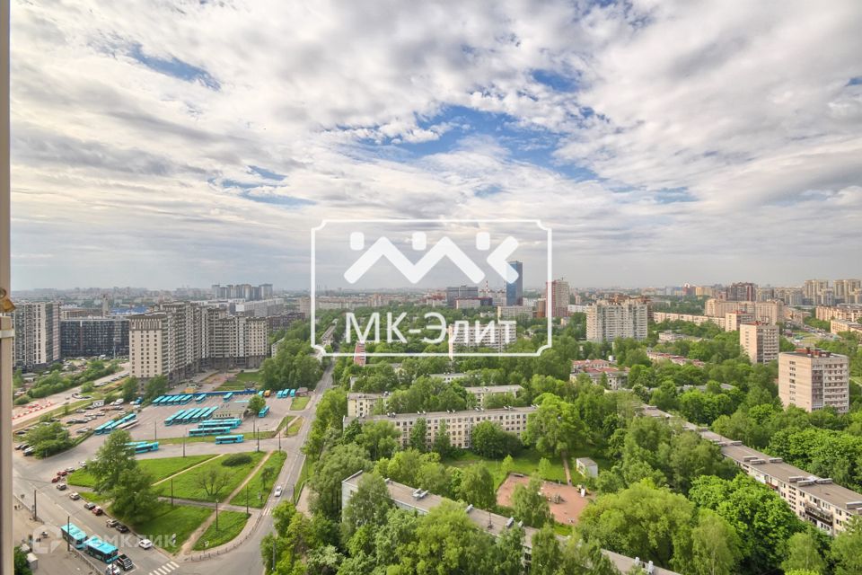 Продаётся 3-комнатная квартира, 122.6 м²