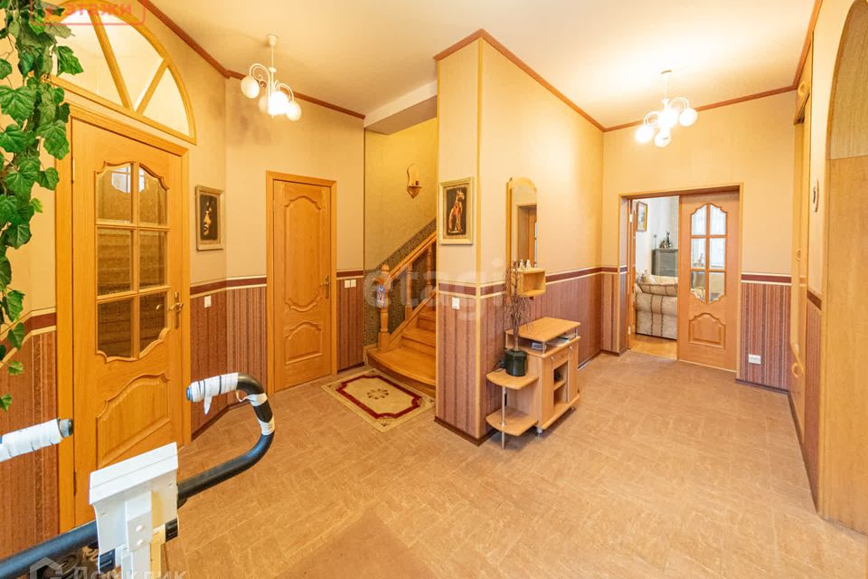Продаётся 4-комнатная квартира, 152.1 м²