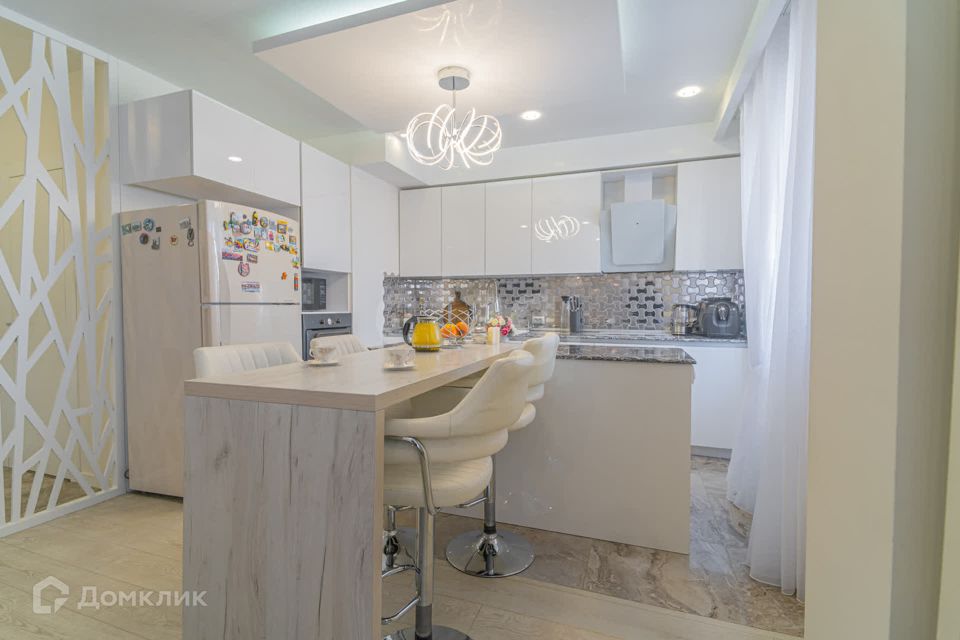 Продаётся 3-комнатная квартира, 82.6 м²