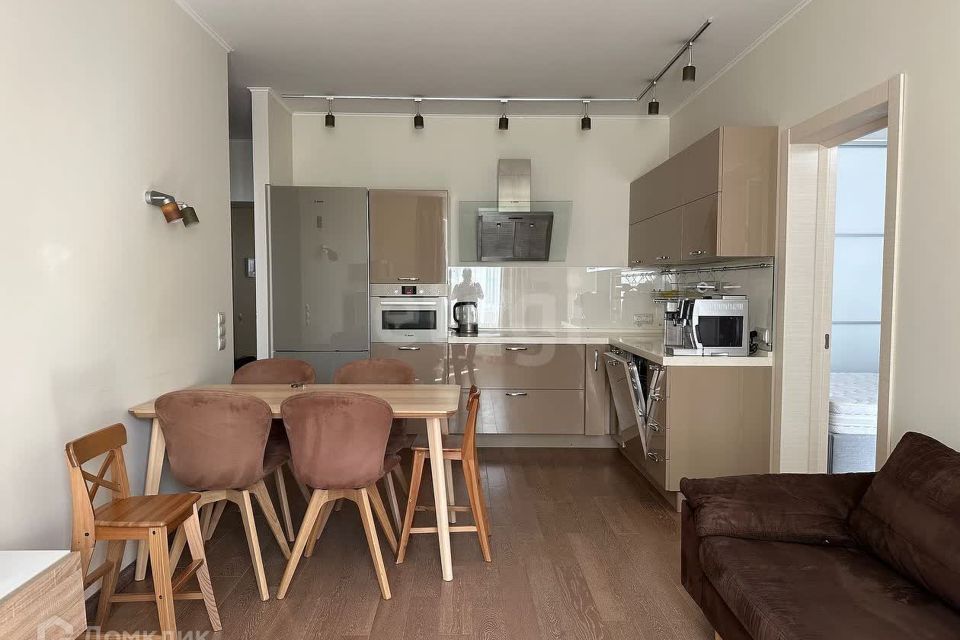 Продаётся 2-комнатная квартира, 56.5 м²