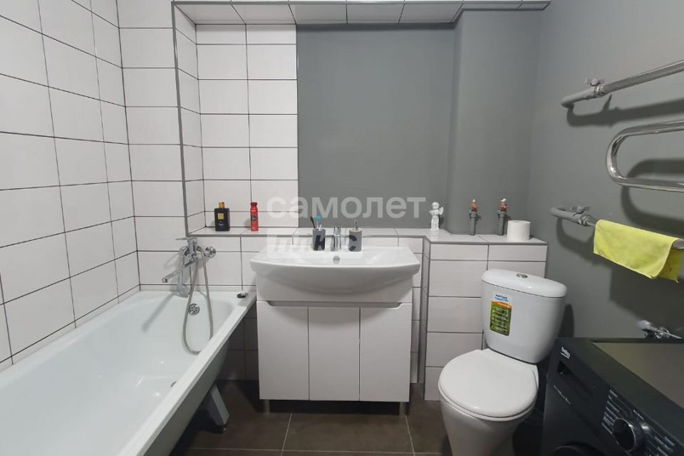 Сдаётся 1-комнатная квартира, 42 м²