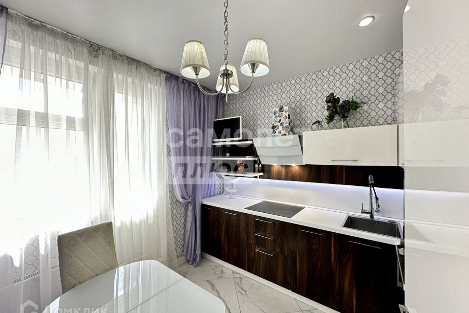 Продаётся 1-комнатная квартира, 42.2 м²