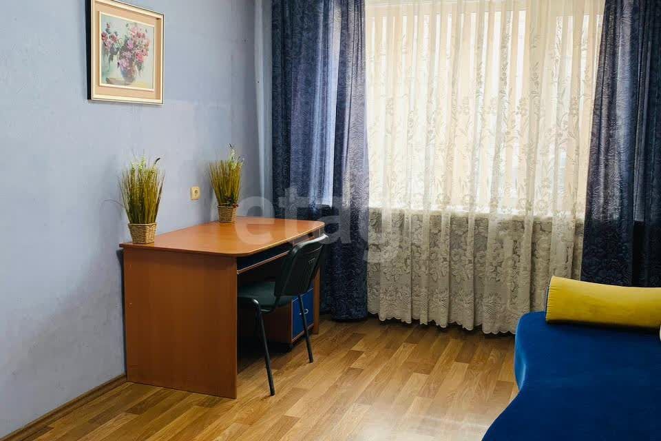 Продаётся 4-комнатная квартира, 89.8 м²