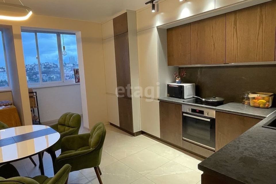 Продаётся 4-комнатная квартира, 85.4 м²