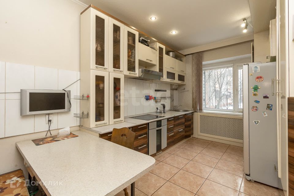 Продаётся 2-комнатная квартира, 75.8 м²