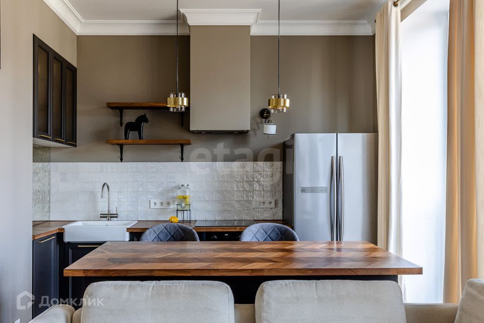 Продаётся 2-комнатная квартира, 67.9 м²