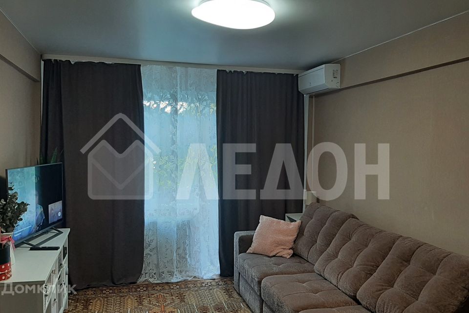 Продаётся 3-комнатная квартира, 58.2 м²